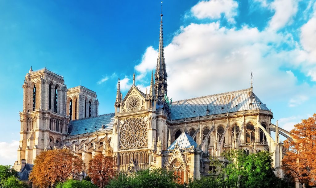 歐洲建築史上劃時代標誌，巴黎聖母院的 5 個小故事