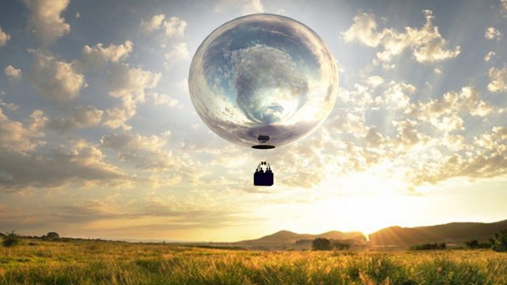 另類公路旅行！美國藝術家打造「反射鏡面熱氣球」將大地景色帶入雲層中翱翔