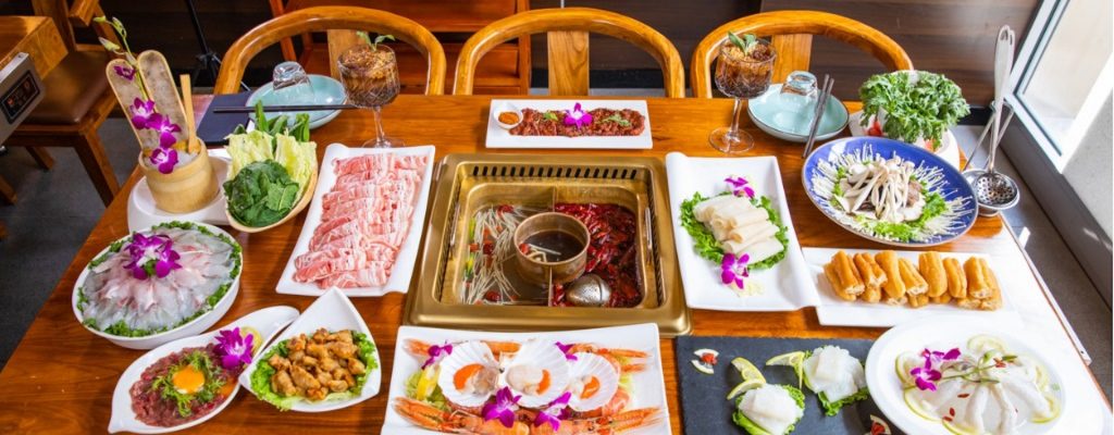 酸菜白肉、川味麻辣、韓式泡菜，天涼吃火鍋熱門風味湯底！