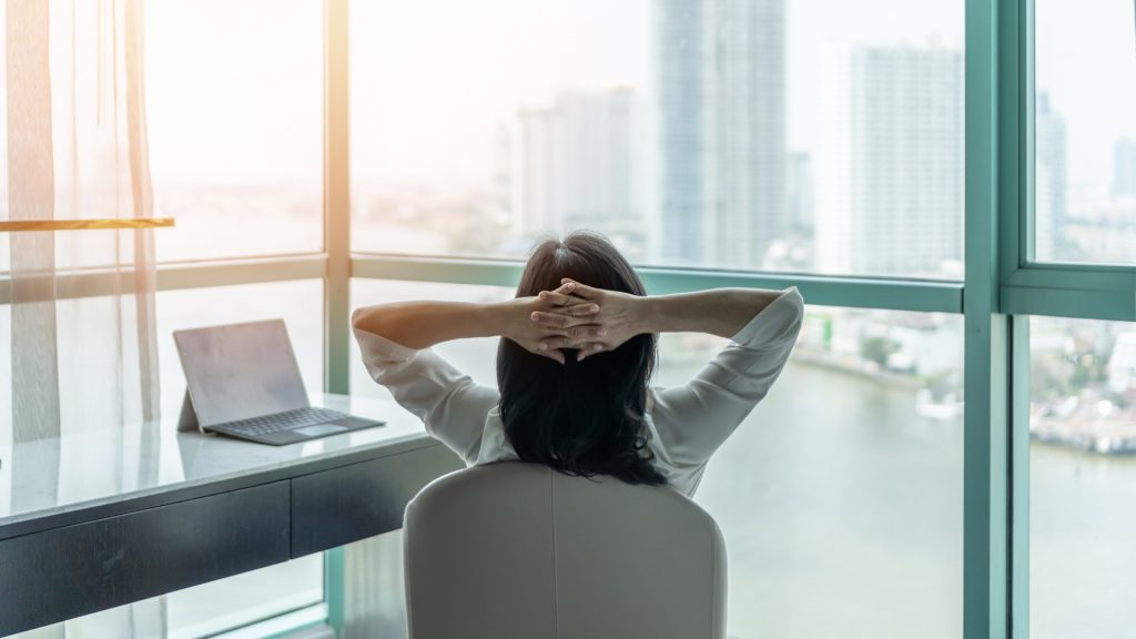「討好型人格」自我檢測！如何擺脫？心理師：用3方法學會愛自己