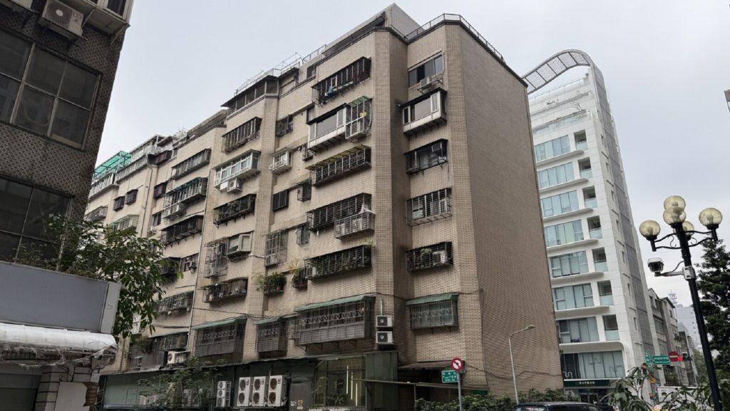 從財務到鄰里：40歲前買房時千萬別犯的八大錯誤